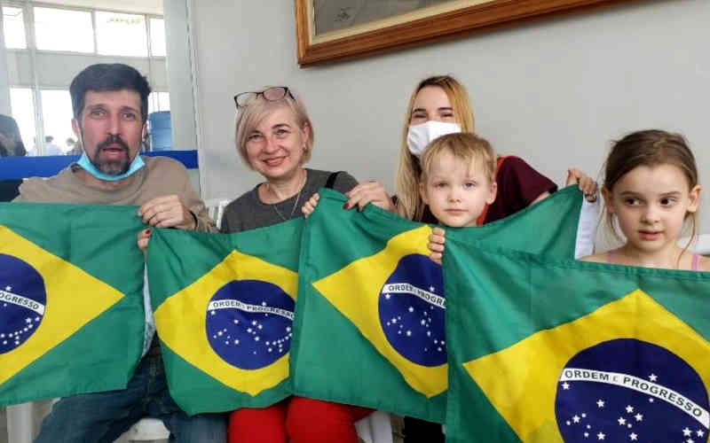 familia-brasileira-e-ucraniana