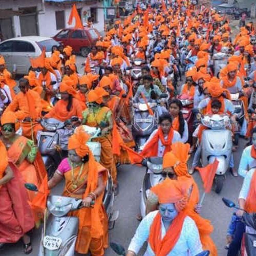 Adeptos do BJP comemoram vitória do partido no maior Estado do país. Foto: Portas Abertas