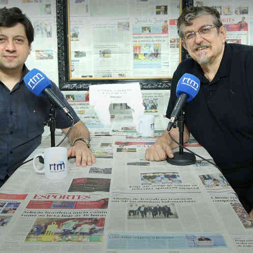 Foto: Apresentador do programa Luiz Sayão com um dos convidados, Davi Lago. Reprodução/ RTM