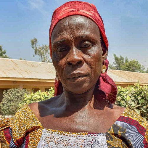 Mary Adbullahi é mãe de uma das 275 meninas cristãs sequestradas pelo Boko Haram em 2014 em uma escola no Chibok. A Nigéria é o país mais violento contra cristãos no mundo, com o mais número de cristãos assassinados e sequestrados por sua fé. Foto: Portas Abertas