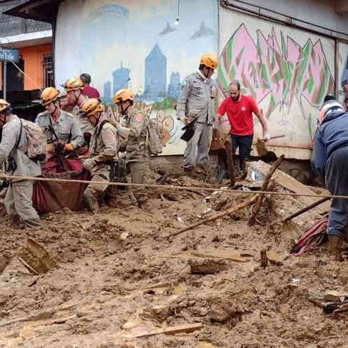 Petrópolis destruída! Ajude os desabrigados das chuvas